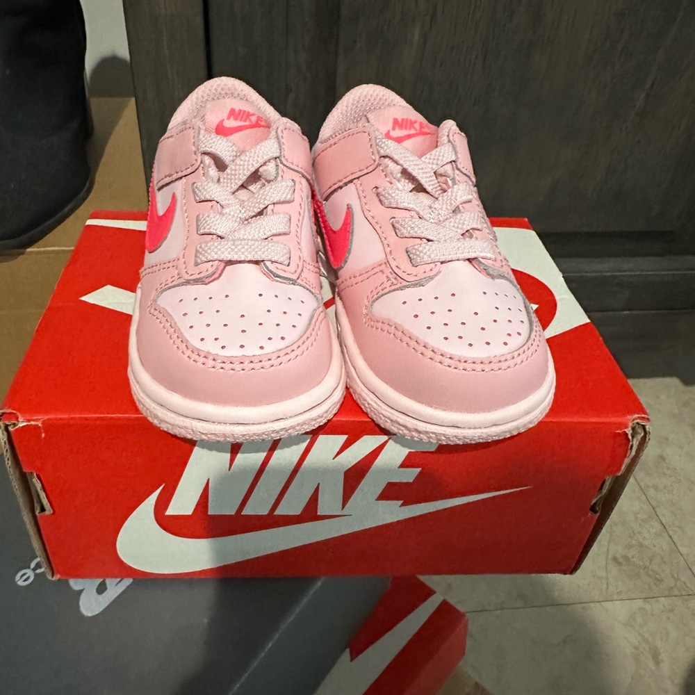 NEW Baby Nike Dunks Size 3.5 Infant